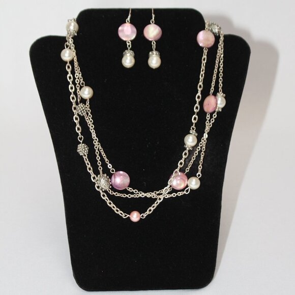 George Pearl Necklace and Matching Earrings - Picture 3 of 9